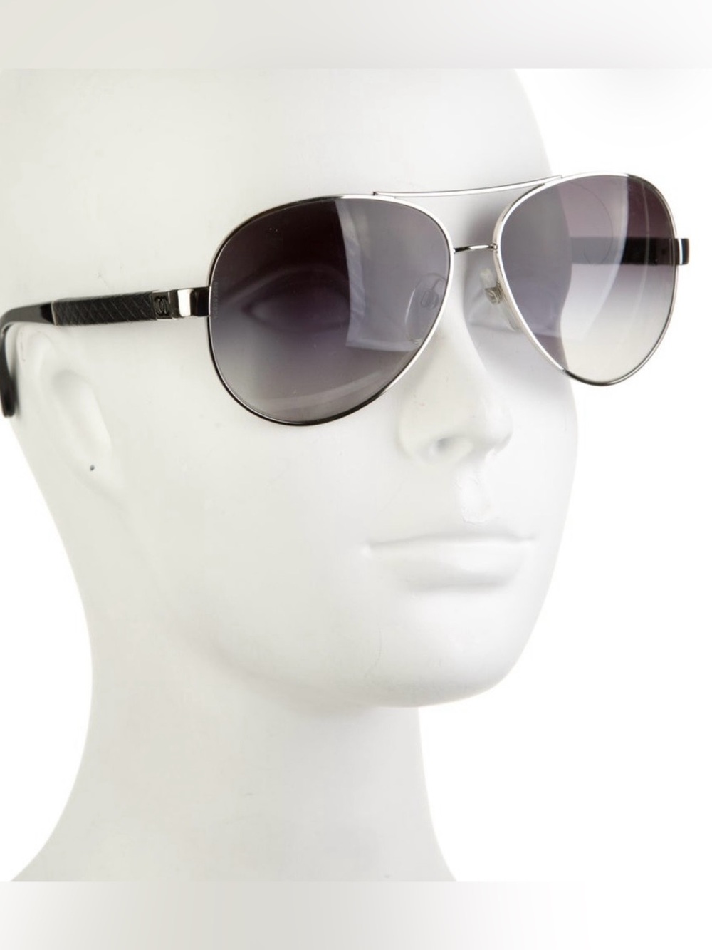 CHANEL Silver Aviator Sunglasses with Gradient Black Lenses